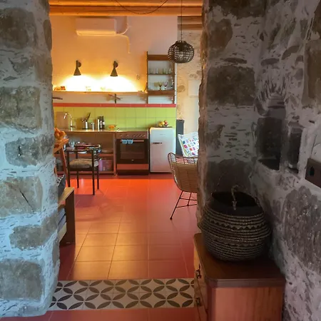 Lemon House 1 *